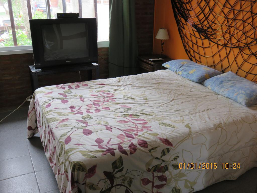 Piolon-piolon Apartment