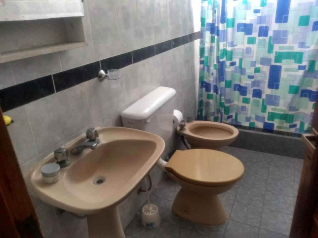 Piolon-piolon Apartment *